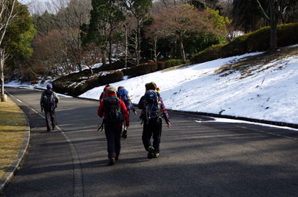 希望が丘公園に下山する