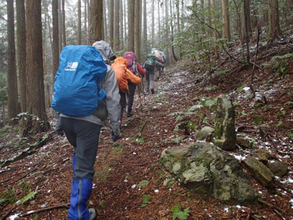 十九山古道をたどる