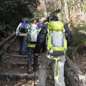 北山公園に向かう