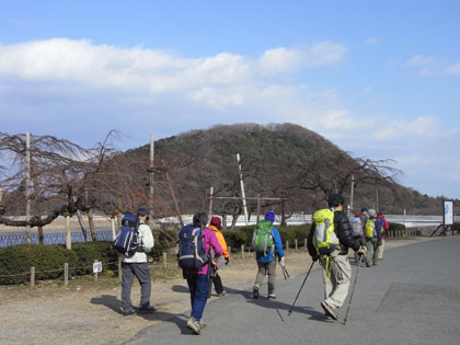 北山貯水池を通過