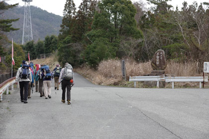 登山口への分岐