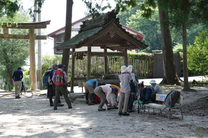 登山口の神社