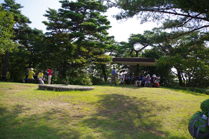 摩耶山山頂は近い