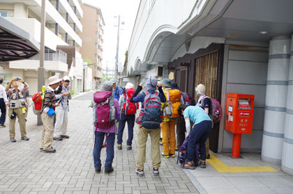 谷上駅で朝の挨拶