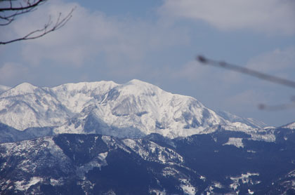 三頭山からの越前大日山