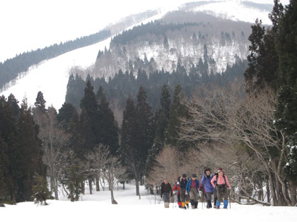 避難小屋に下山