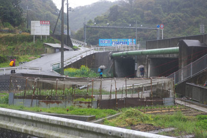 府県道を通過