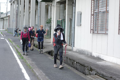 ＪＲ志賀駅に下山