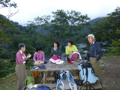 大鳥小屋の朝